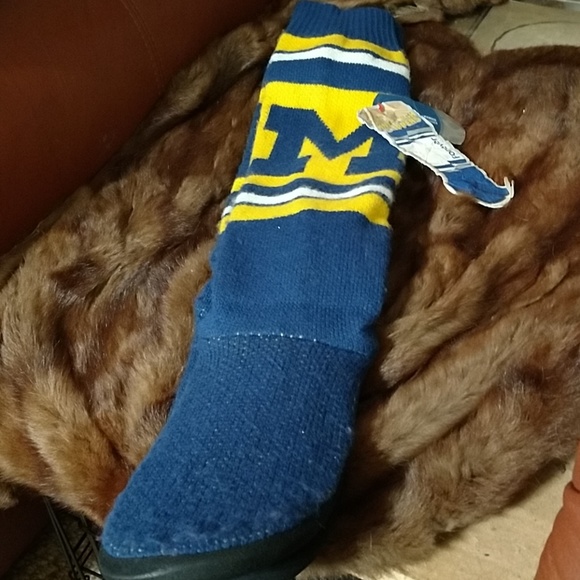 Men's Michigan State knee-high slippers. - Picture 1 of 2